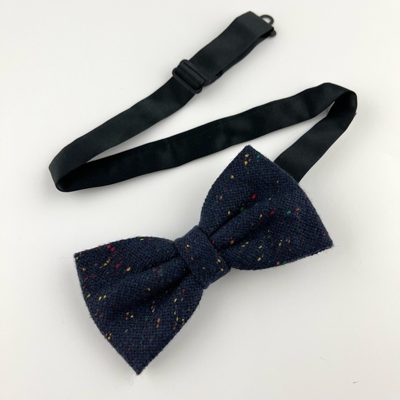 Men’s Navy Donegal Tweed Bow Tie & Boho Style Floral Pocket Square - Picture 3 of 5